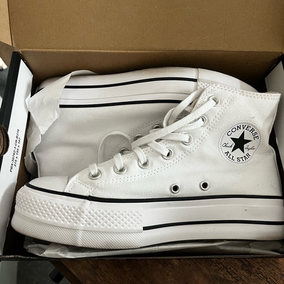 Converse Women's White High-Top Sneakers Platform - Picture 2 of 4